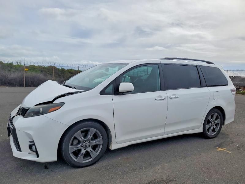 2020 Toyota Sienna se