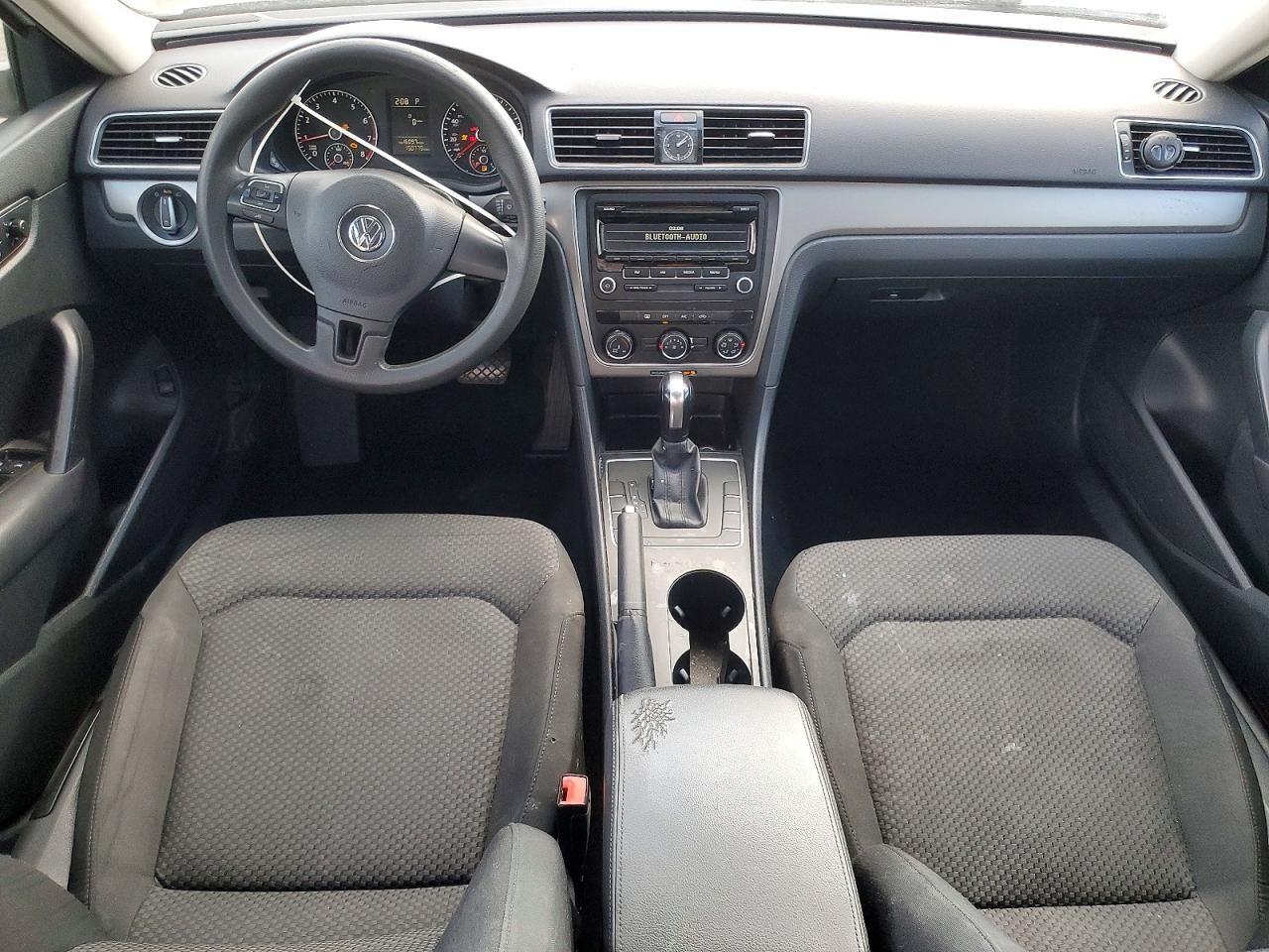 2013 Volkswagen Passat s