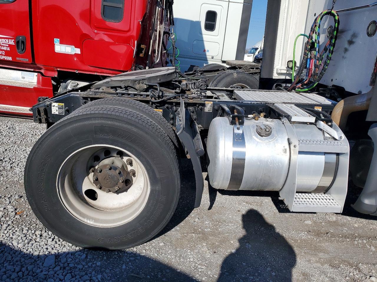 2018 Peterbilt 579 Semi Truck