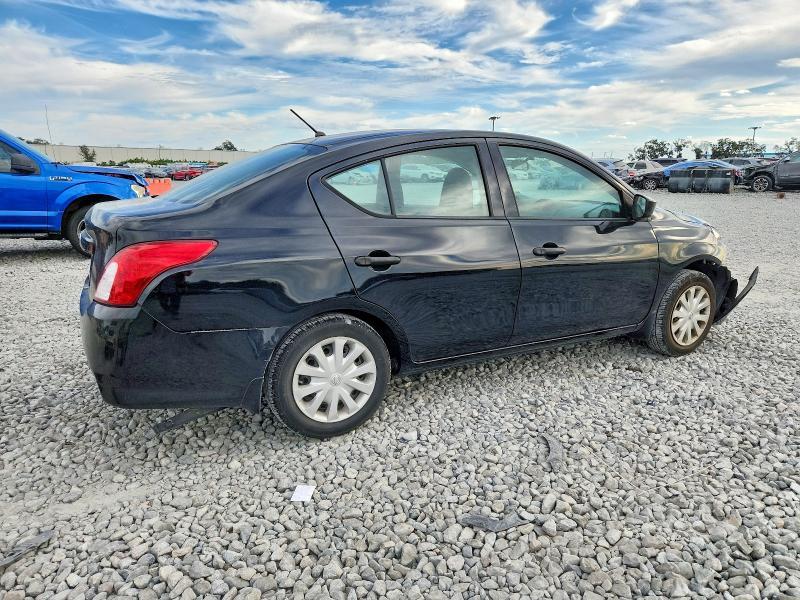2016 Niss Versa s