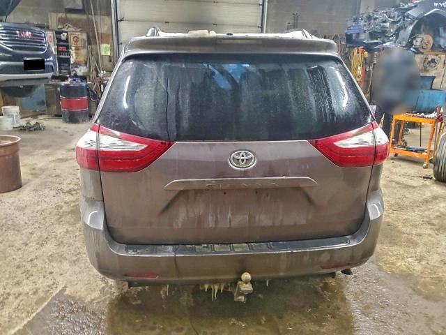 2016 Toyota Sienna le