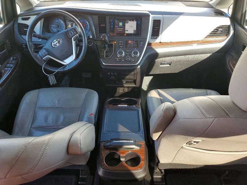 2015 Toyota Sienna xle