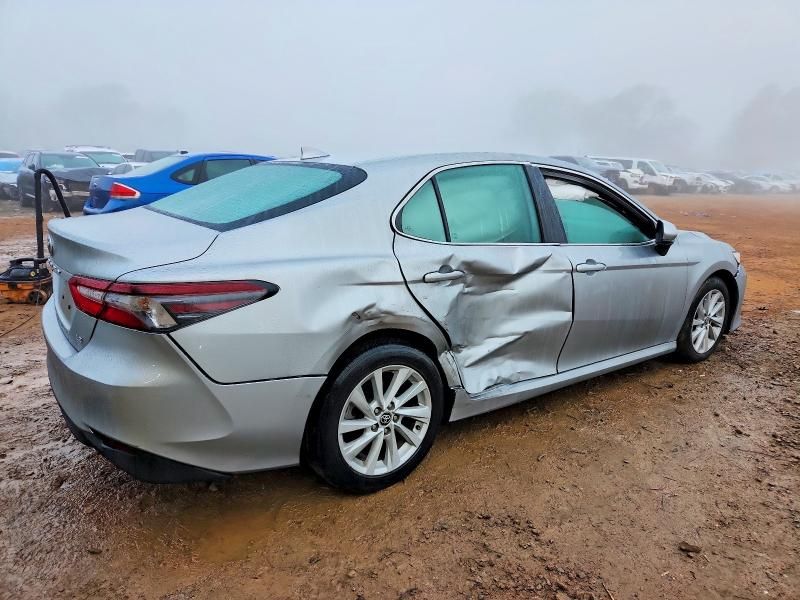 2021 Toyota Camry le