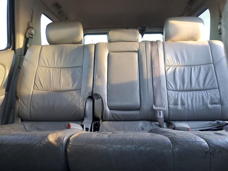 2005 Toyota Sequoia SR5