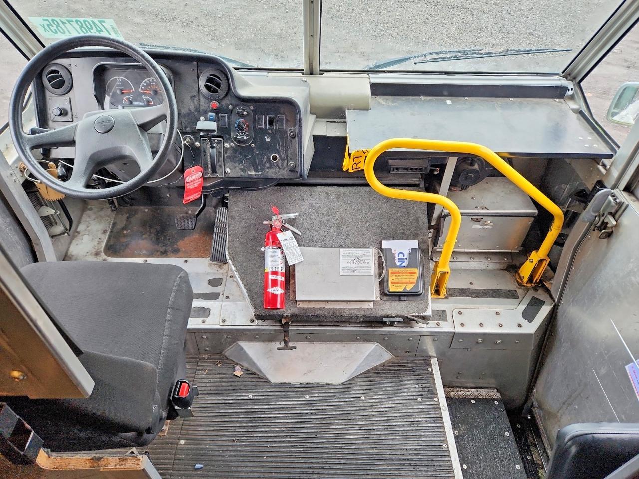 2004 Freightliner MT45 Chassis Delivery Truck