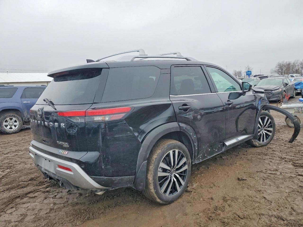 2025 Nissan Pathfinder Platinum