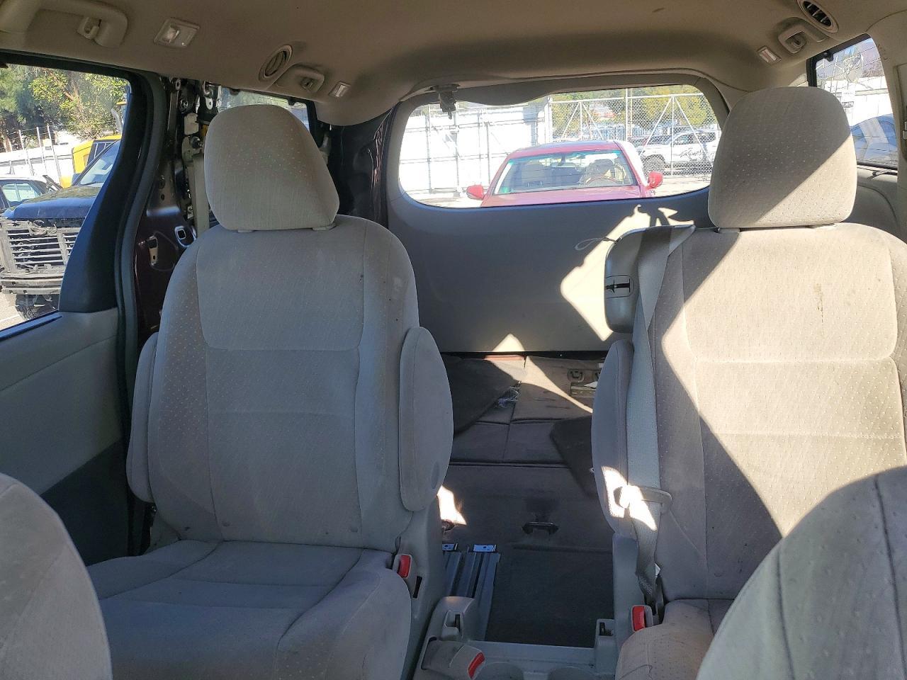 2015 Toyota Sienna le