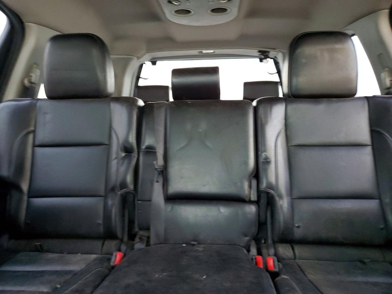 2013 Nissan Armada sv