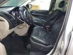 2012 Chrysler Town & Country Touring l