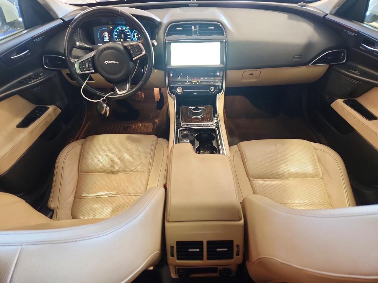 2018 Jaguar Xe Prestige