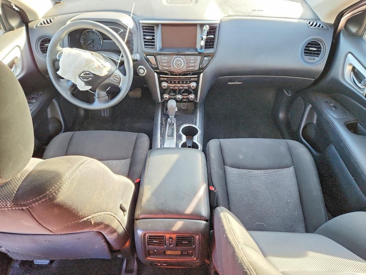 2020 Nissan Pathfinder s