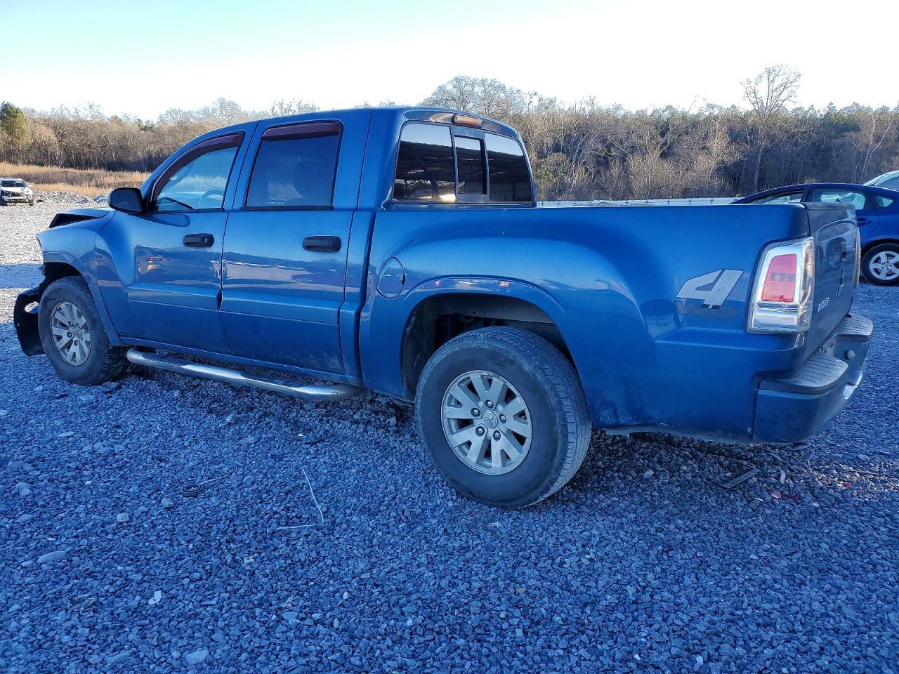 2006 Mitsubishi Raider ls