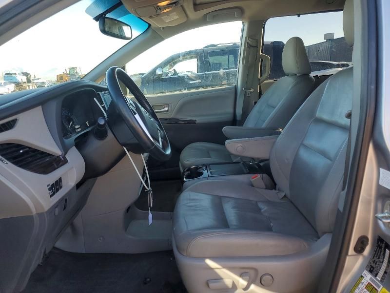 2015 Toyota Sienna xle