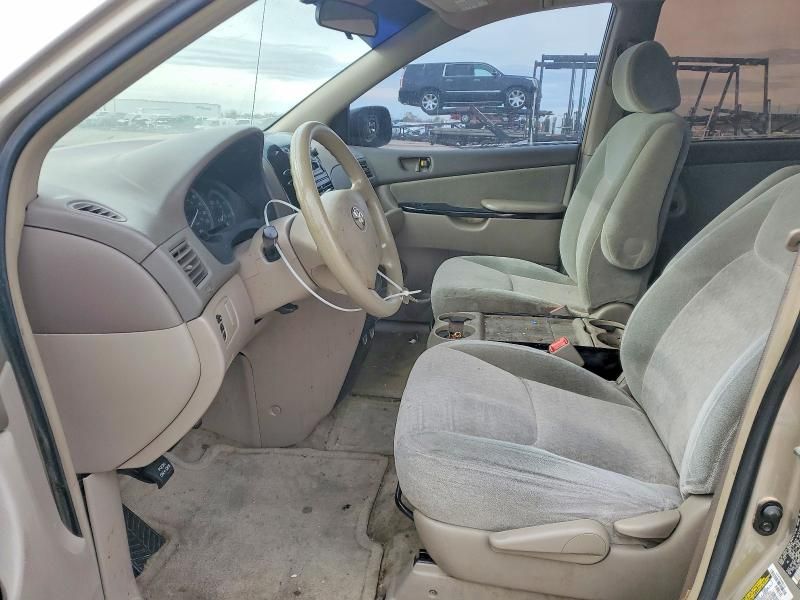 2005 Toyota Sienna ce