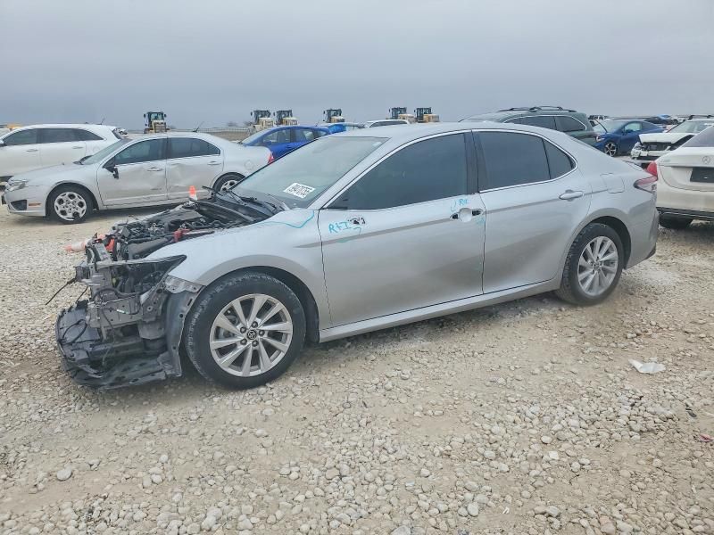 2021 Toyota Camry le
