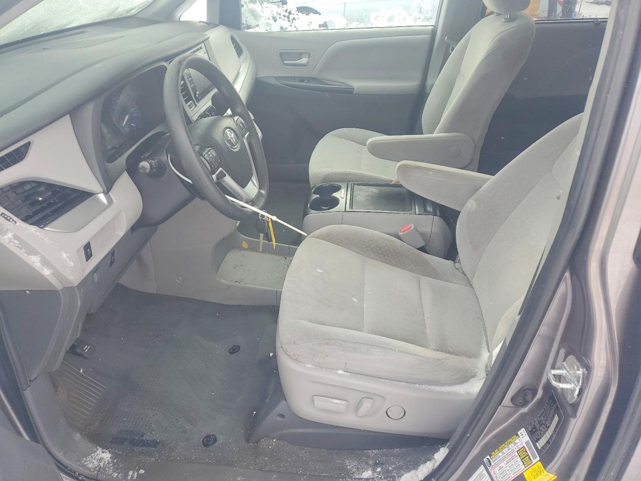 2020 Toyota Sienna le