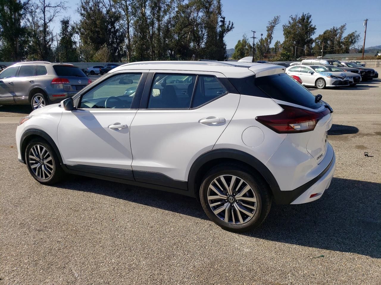 2021 Nissan Kicks sv