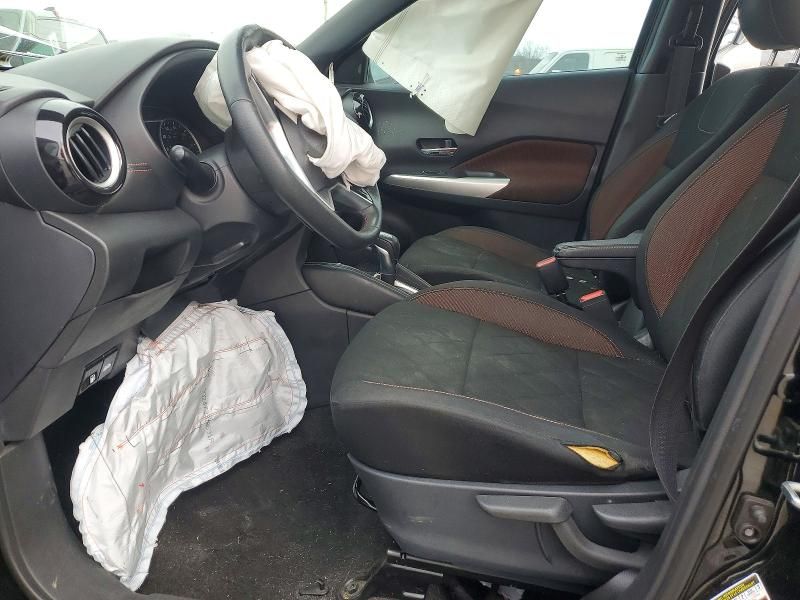 2020 Nissan Kicks sr