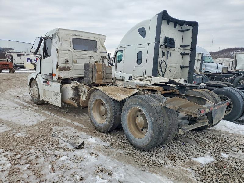 2006 Volvo VN VNL-Semi Truck
