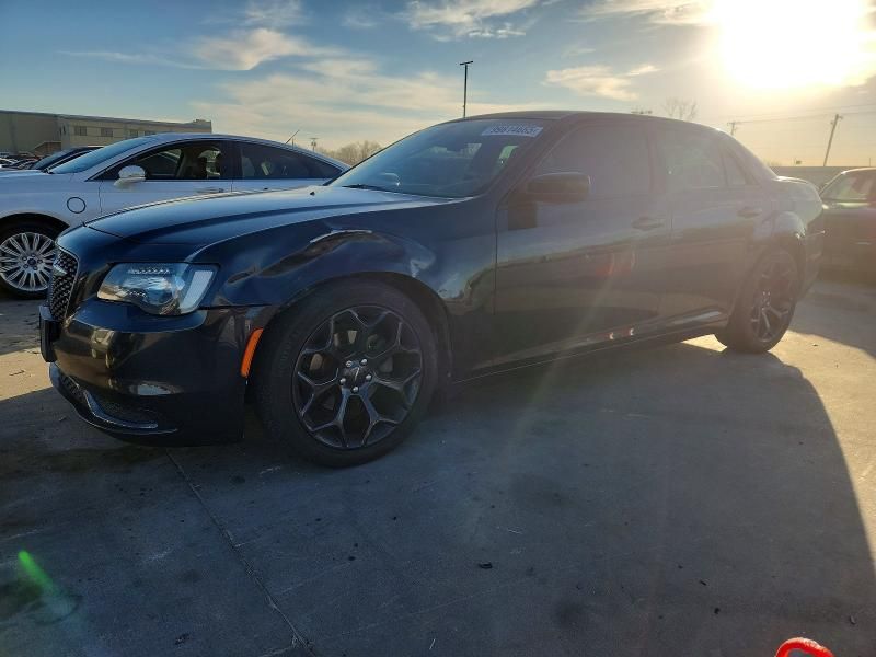2019 Chrysler 300 Touring