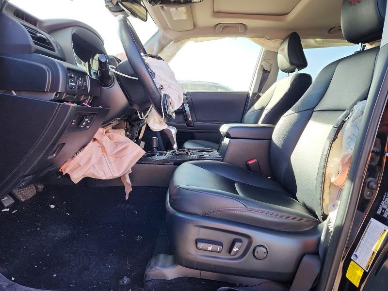 2023 Toyota 4runner se