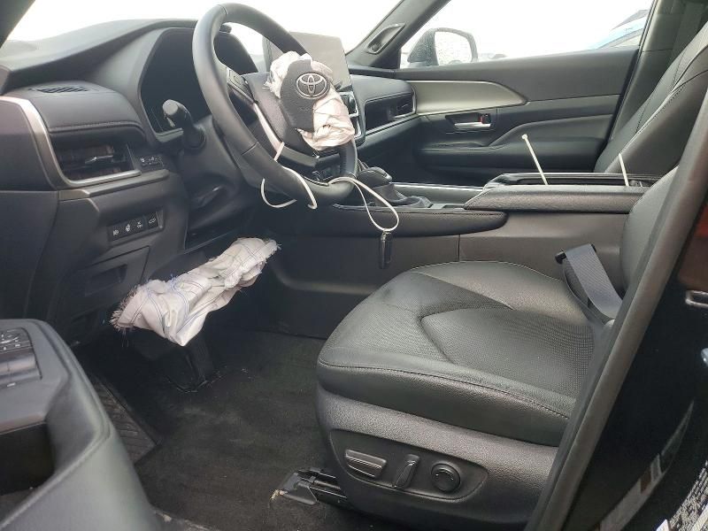 2025 Toyota Grand Highlander le