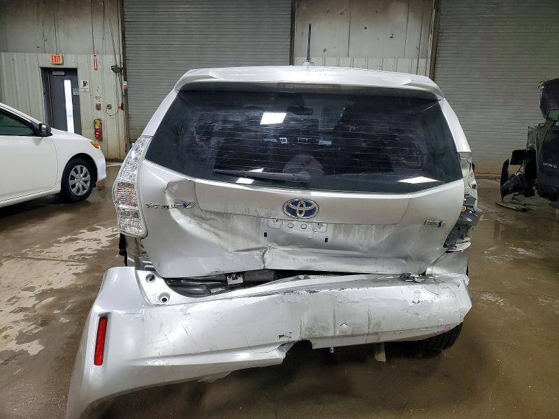 2014 Toyota Prius v Five