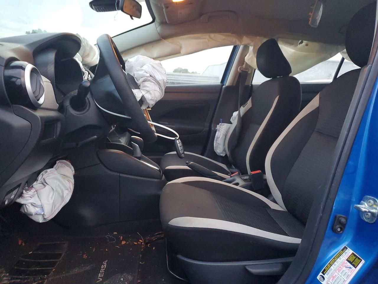 2021 Nissan Versa sv