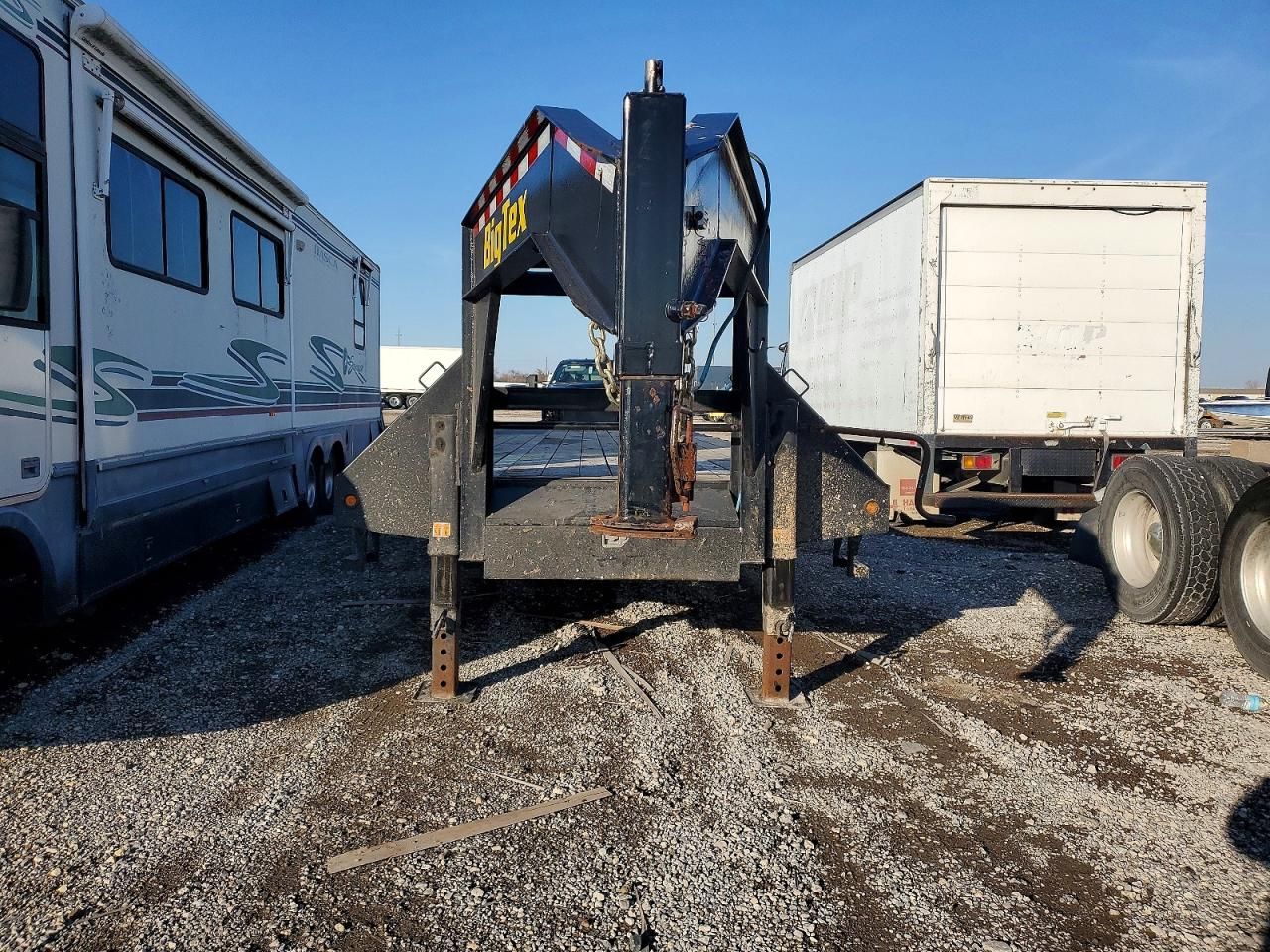 2022 Big Tex 25GN-30BK+5MR Equipment Trailer