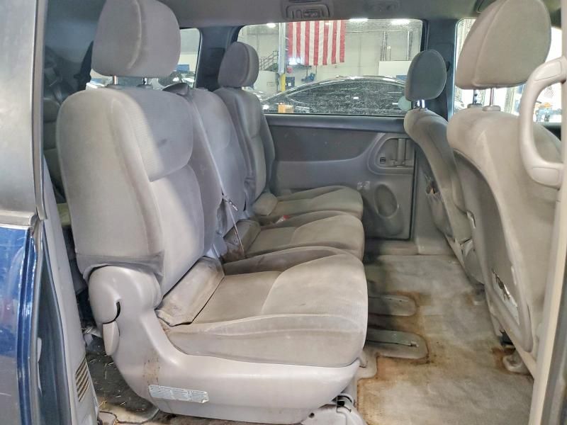 2005 Toyota Sienna