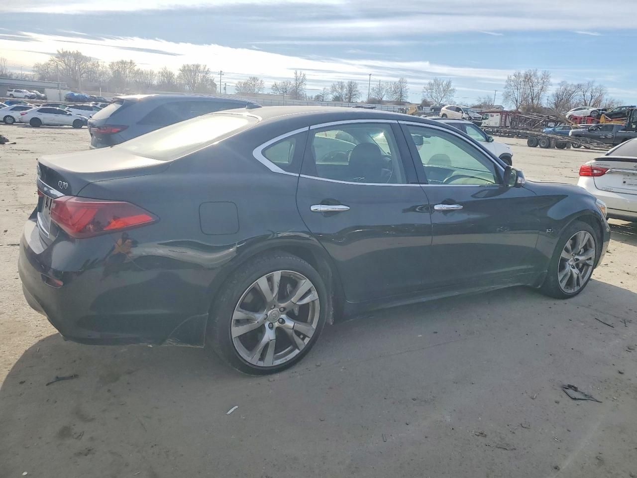 2016 Infiniti Q70 3.7