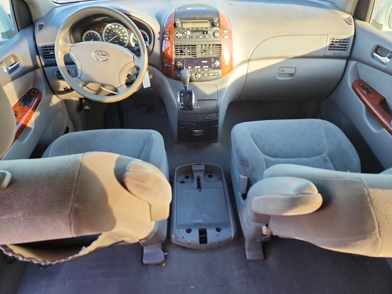 2004 Toyota Sienna xle