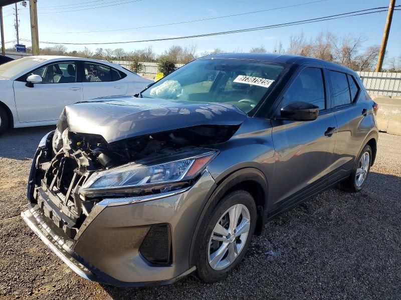 2023 Nissan Kicks s