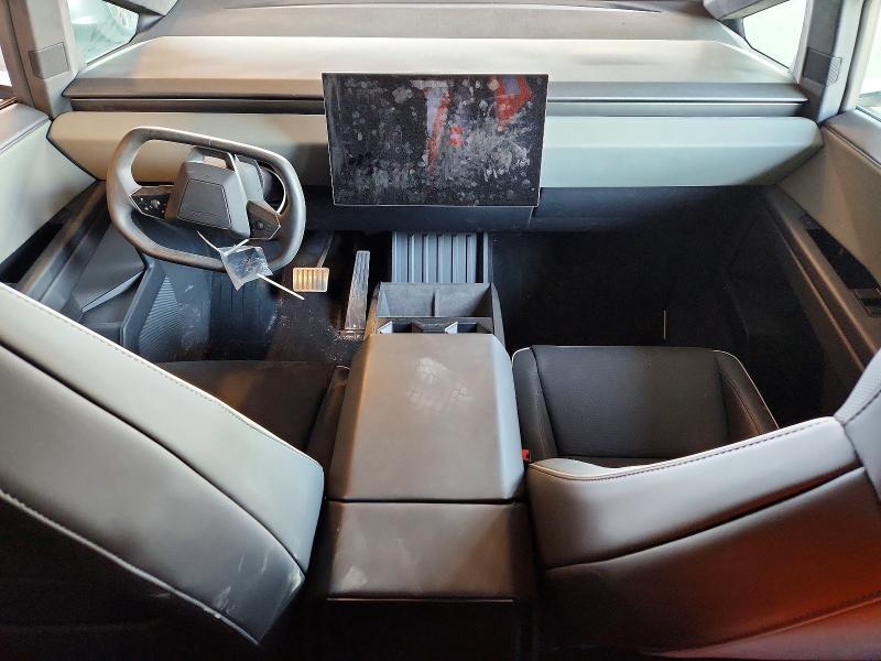 2025 Tesla Cybertruck