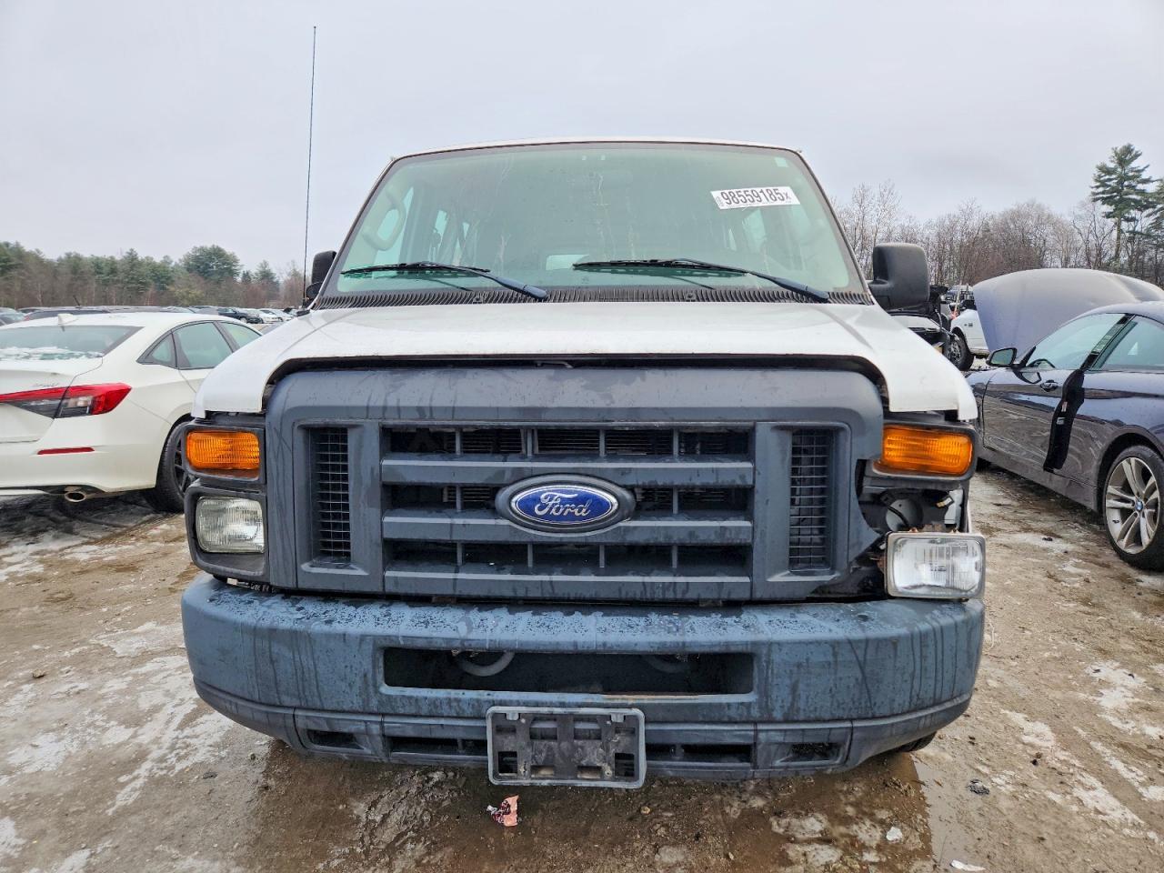 2013 Ford Econoline E350 Super Duty Wagon