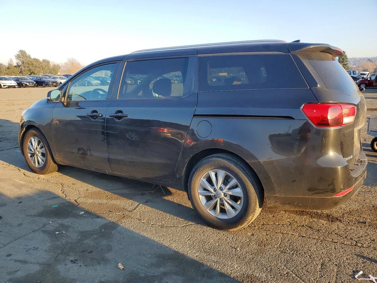 2017 KIA Sedona lx