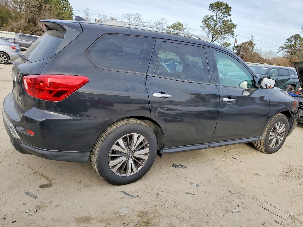 2019 Nissan Pathfinder s