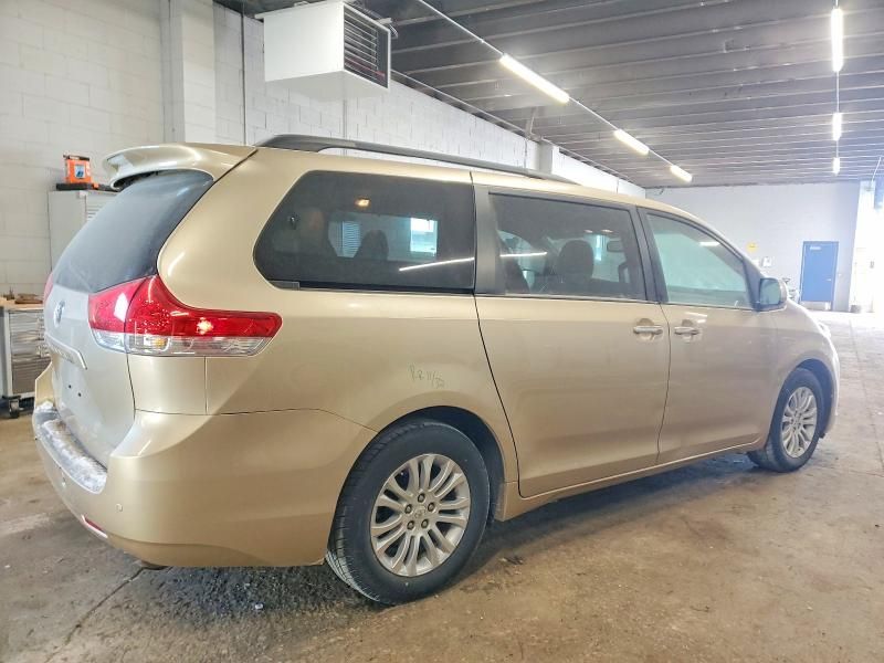 2011 Toyota Sienna xle