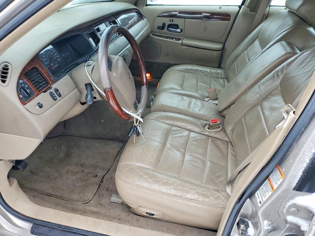 2001 Lincoln Town car Signature