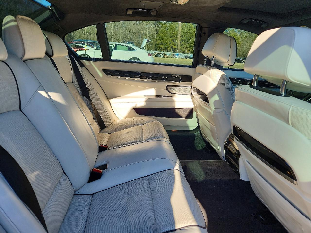 2015 BMW 750 li