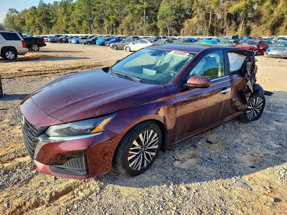 2023 Nissan Altima sv