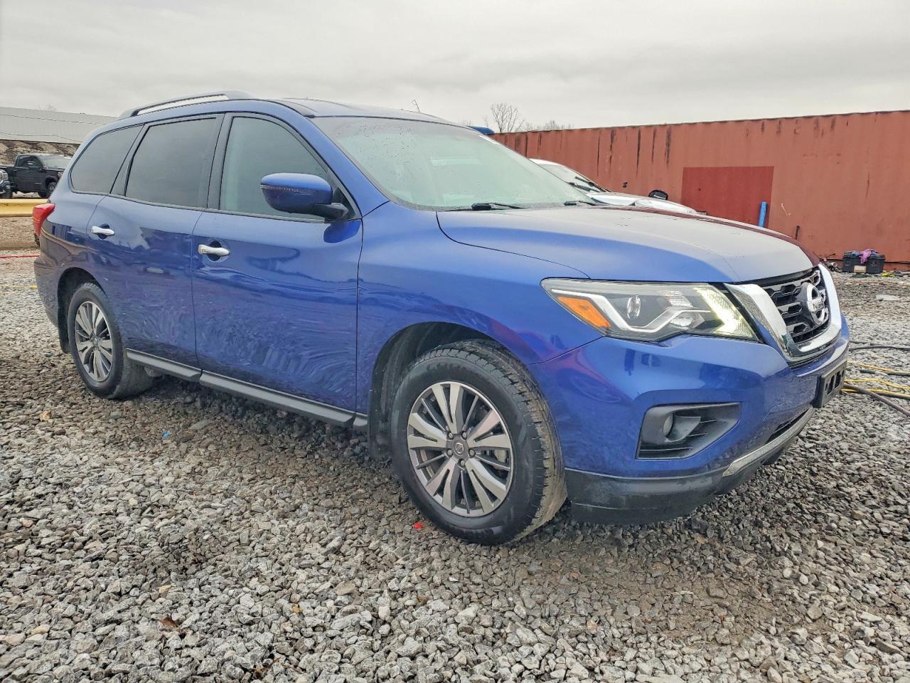 2020 Nissan Pathfinder sv