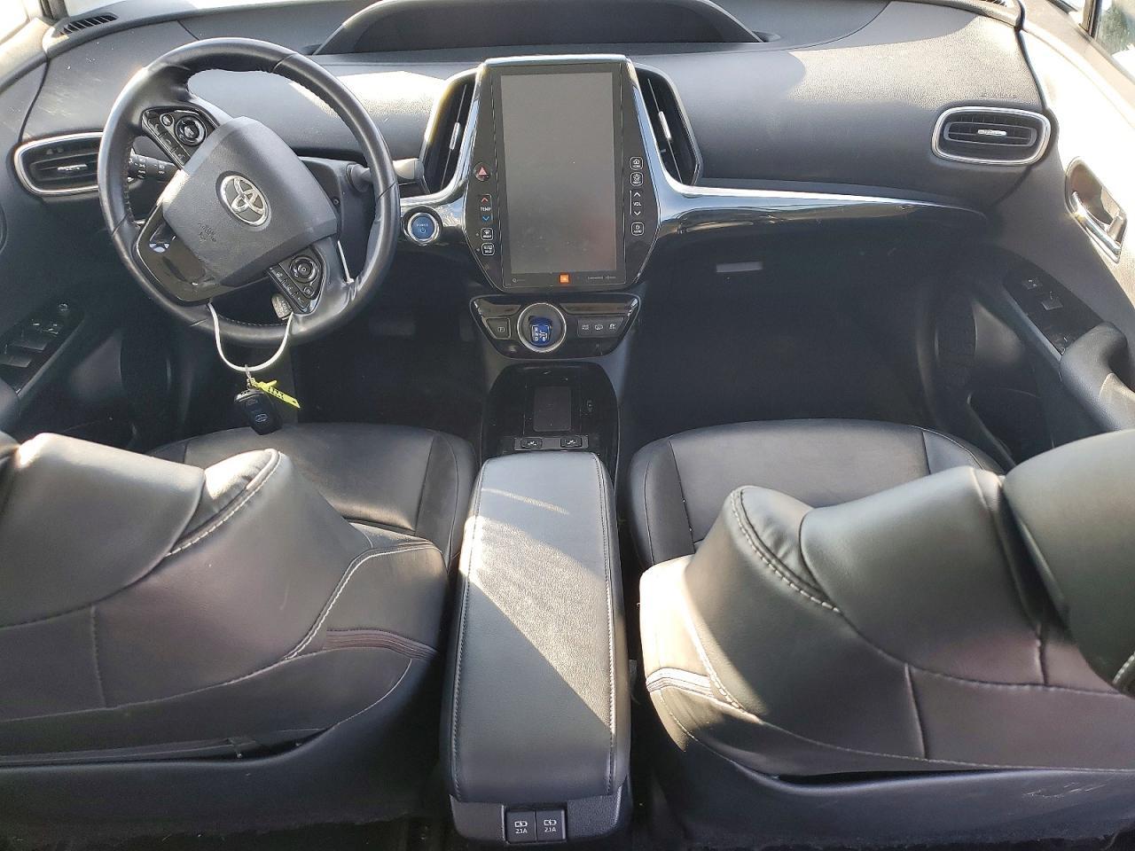 2021 Toyota Prius Prime le