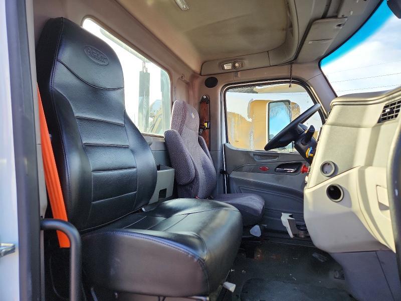 2019 Peterbilt 579 Semi Truck