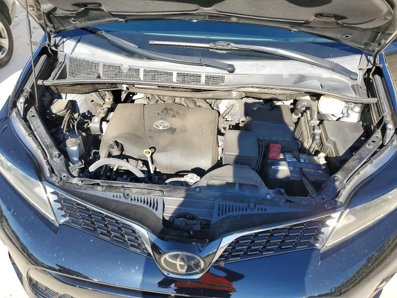 2019 Toyota Sienna se