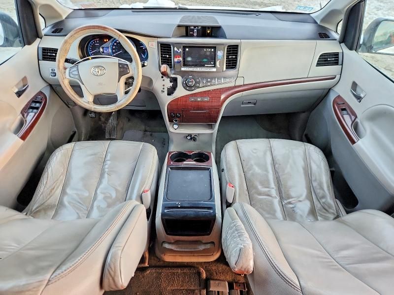 2011 Toyota Sienna xle