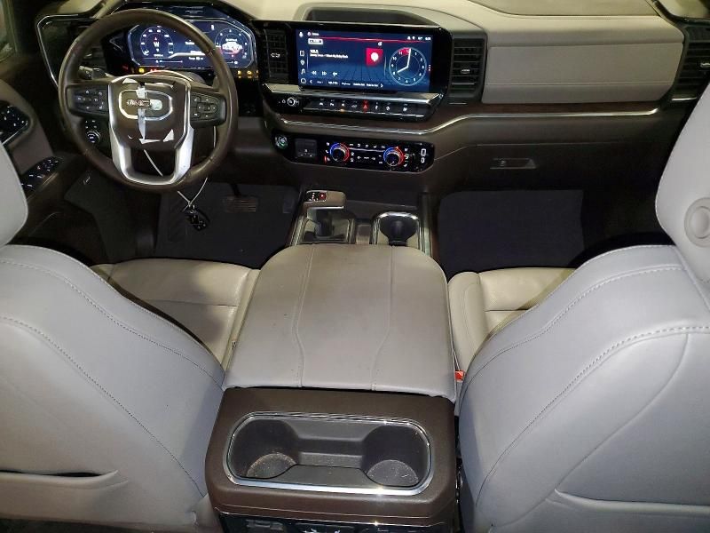 2025 GMC Sierra K1500 slt