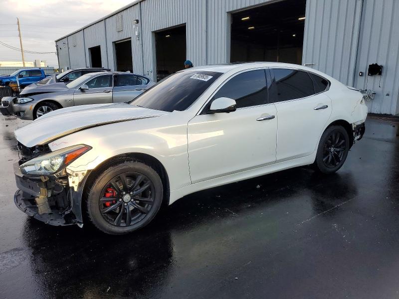 2015 Infiniti Q70 3.7