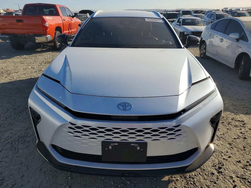 2025 Toyota Crown Signia xle