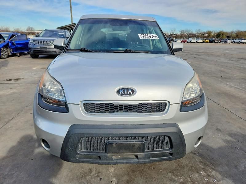 2011 KIA Soul +